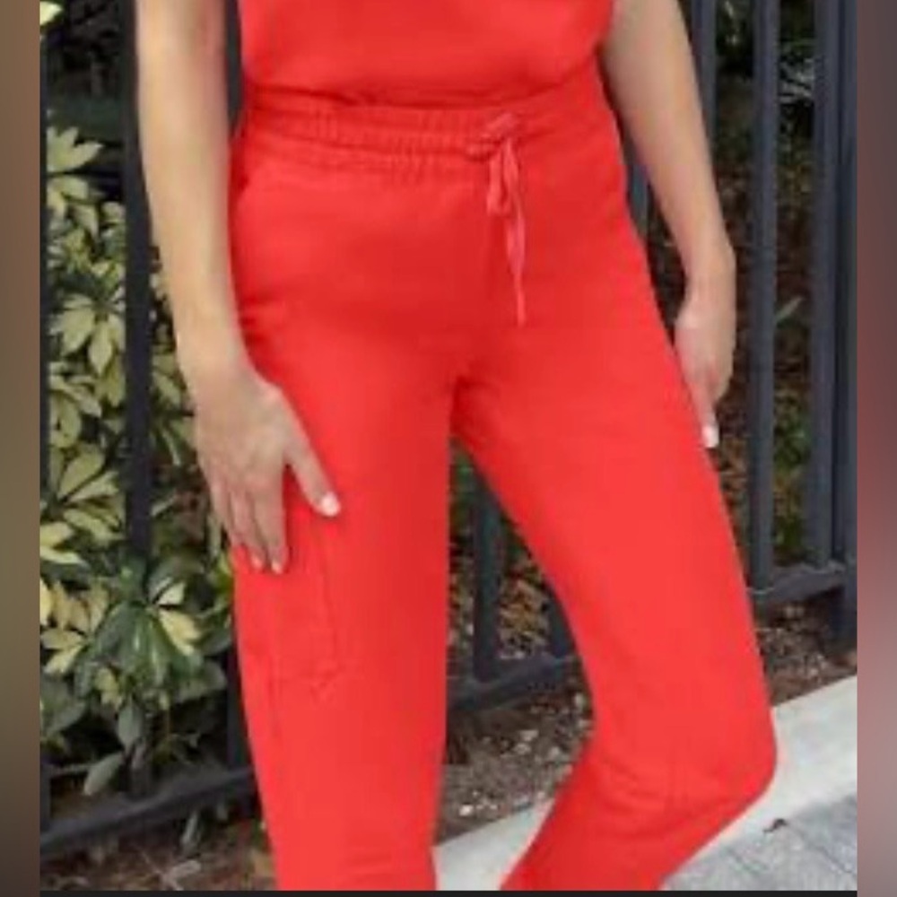 Like New - Jaanuu "Jace" SKINNY solar red 7-pocket scrub joggers (PETITE) - S